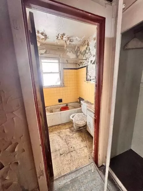 Bath - 640 Polk St, Gary, IN 46402 photo 2 of 3