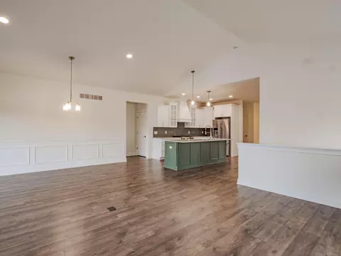 Living - 7522 E 116th Ave, Crown Point, IN 46307 photo 2 of 2
