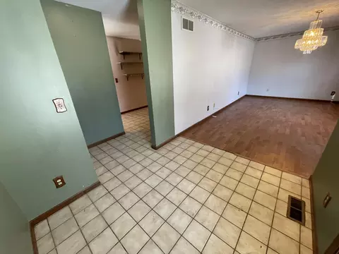 9710 Rustic Dr, De Motte, IN 46310 photo 5
