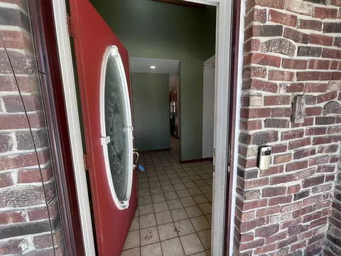 9710 Rustic Dr, De Motte, IN 46310 photo 4