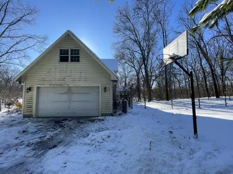9710 Rustic Dr, De Motte, IN 46310 photo 3