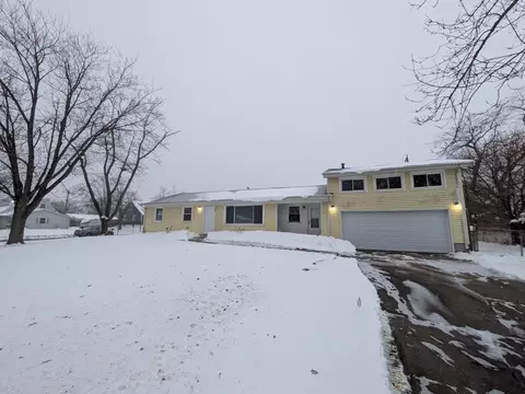382 Pinewood Dr, Valparaiso, IN 46385