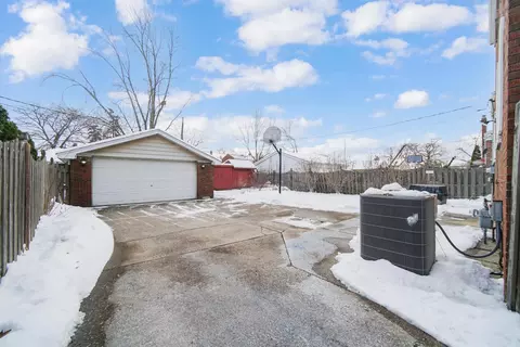 248 Adelaide Pl, Munster, IN 46321 photo 4