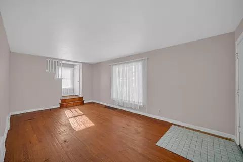 248 Adelaide Pl, Munster, IN 46321 photo 8