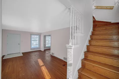 248 Adelaide Pl, Munster, IN 46321 photo 9