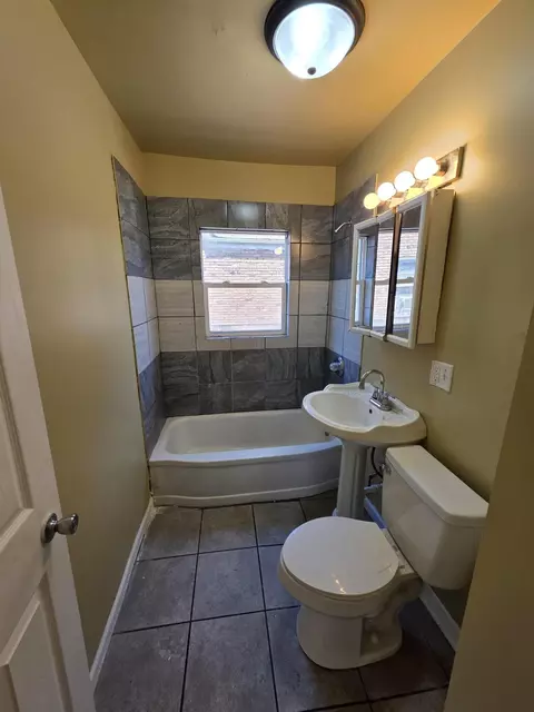 Bath - 679 Martin Luther King Dr, Gary, IN 46402 photo 1 of 3