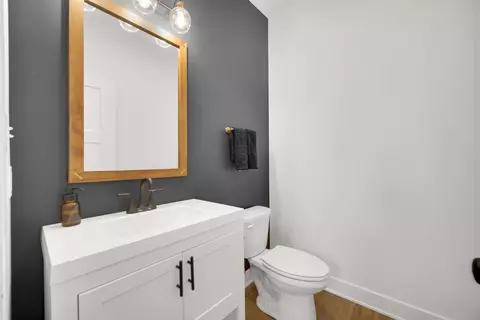 Bath - 1079 Kleven Ln, Crown Point, IN 46307 photo 1 of 4