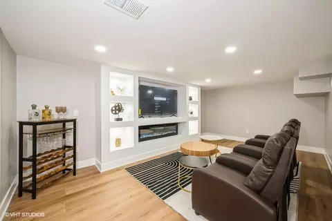Living - 1420 W 47th Ave, Gary, IN 46408 photo 2 of 4