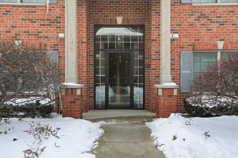 545 Cambridge Ct #1D, Munster, IN 46321 photo 2