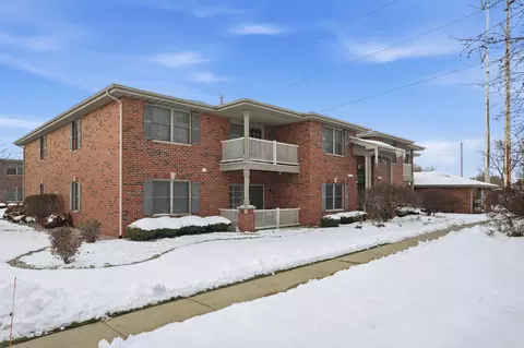 545 Cambridge Ct #1D, Munster, IN 46321 photo 1
