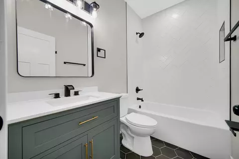 Bath - 920 Highland St, Hammond, IN 46320 photo 1 of 3