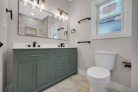 Bath - 920 Highland St, Hammond, IN 46320 photo 2 of 3