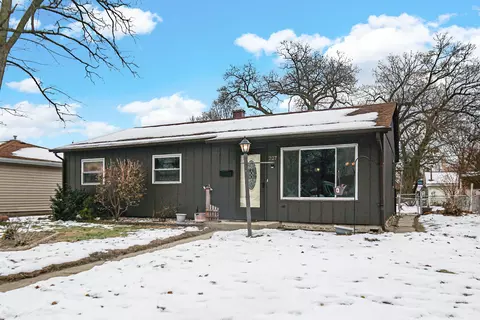 Exterior - 227 N Wright St, Griffith, IN 46319 photo 2 of 5