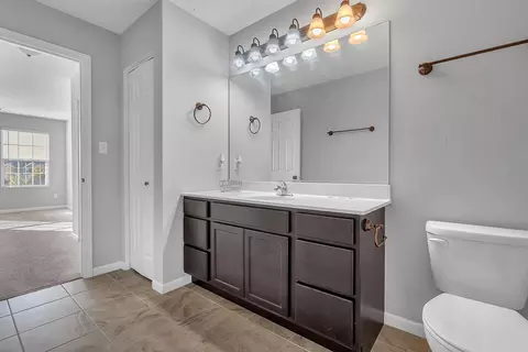 Bath - 11421 Vermont Pl, Crown Point, IN 46307 photo 2 of 3