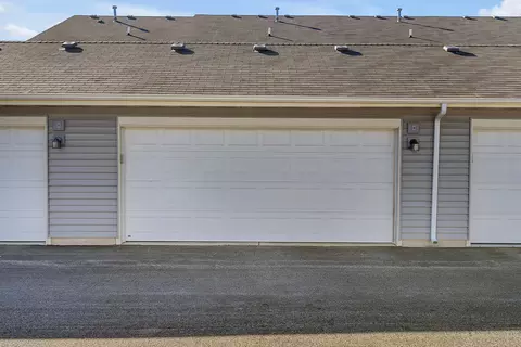 Exterior - 11421 Vermont Pl, Crown Point, IN 46307 photo 3 of 3
