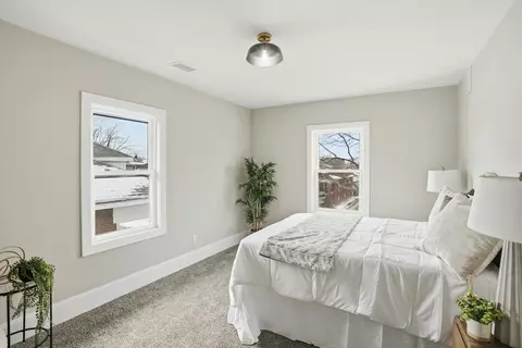 Bedroom - 2009 Wespark Ave, Whiting, IN 46394 photo 3 of 5