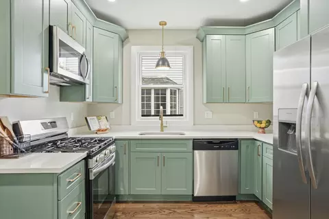 Kitchen - 2009 Wespark Ave, Whiting, IN 46394 photo 1 of 3