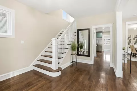 Entry Way - 2009 Wespark Ave, Whiting, IN 46394 photo 3 of 5