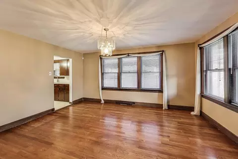 Living - 37 Elizabeth St, Hammond, IN 46320 photo 6 of 8