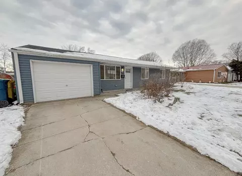 Exterior - 709 James Pl, Griffith, IN 46319 photo 2 of 3