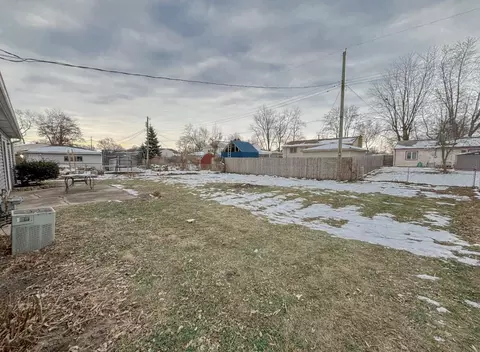Exterior - 709 James Pl, Griffith, IN 46319 photo 3 of 3