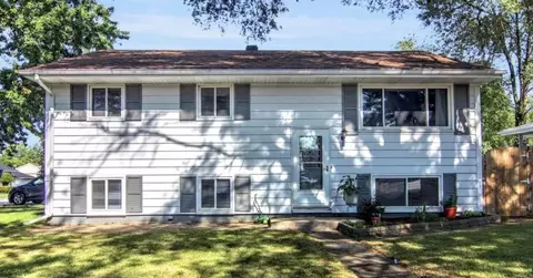 7829 Whitcomb St, Merrillville, IN 46410