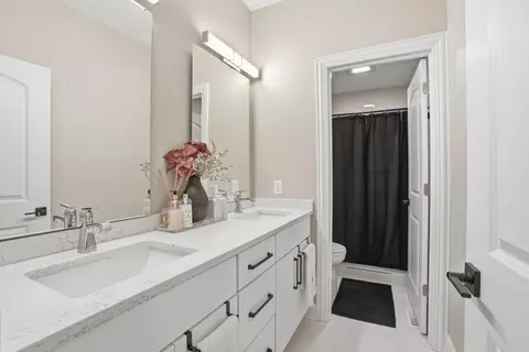 Bath - 13438 Waterleaf Dr, Saint John, IN 46373 photo 5 of 7