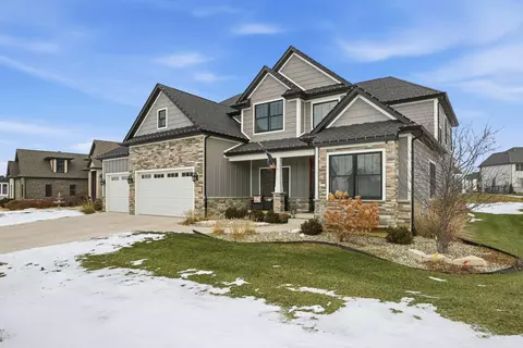Exterior - 13438 Waterleaf Dr, Saint John, IN 46373 photo 2 of 4