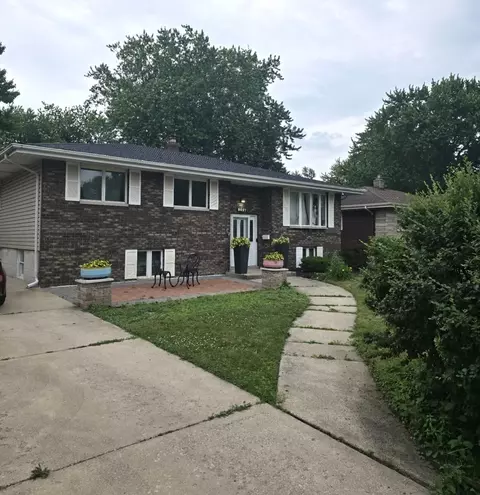 Exterior - 8027 Kooy Dr, Munster, IN 46321 photo 3 of 8