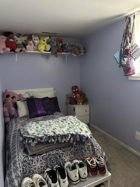 Bedroom - 8027 Kooy Dr, Munster, IN 46321 photo 6 of 7