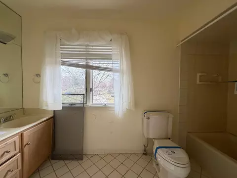 Bath - 10859 Bunker Dr, De Motte, IN 46310 photo 3 of 3
