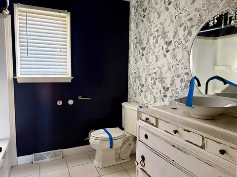 Bath - 10859 Bunker Dr, De Motte, IN 46310 photo 1 of 3