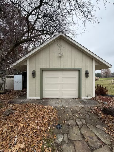 Exterior - 10859 Bunker Dr, De Motte, IN 46310 photo 6 of 8