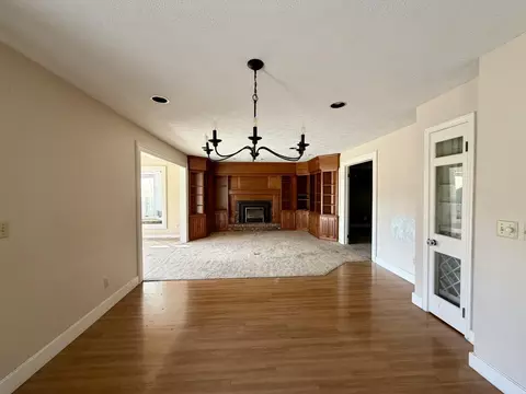 Living - 10859 Bunker Dr, De Motte, IN 46310 photo 2 of 6
