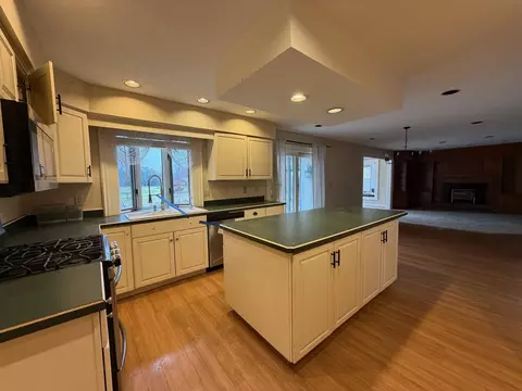 Kitchen - 10859 Bunker Dr, De Motte, IN 46310 photo 3 of 3
