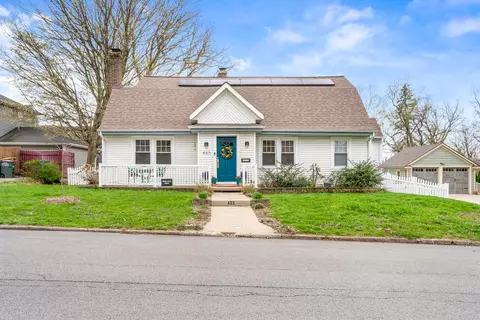 453 Chestnut St, Valparaiso, IN 46385