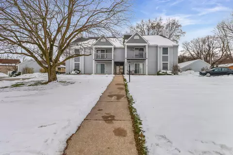 1066 Millpond Rd #G, Valparaiso, IN 46385