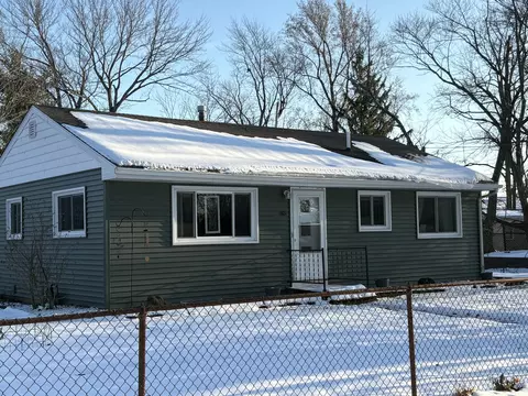 1801 Briar Rd, Valparaiso, IN 46383