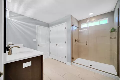 Bath - 10431 Douglas Dr, Saint John, IN 46373 photo 3 of 4