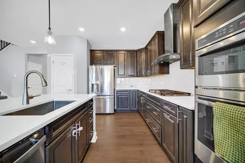 Kitchen - 10431 Douglas Dr, Saint John, IN 46373 photo 2 of 2