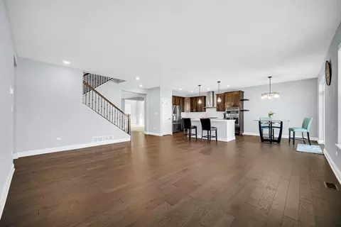 Living - 10431 Douglas Dr, Saint John, IN 46373 photo 2 of 3
