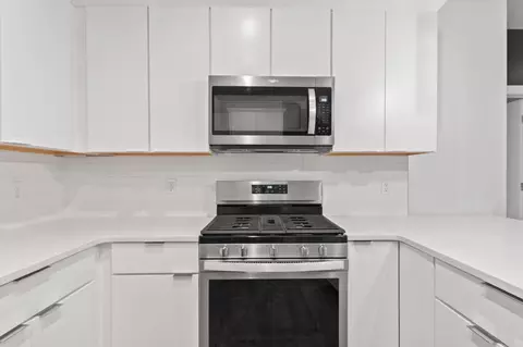 Kitchen - 255 Nomo Pl, Crown Point, IN 46307 photo 3 of 4