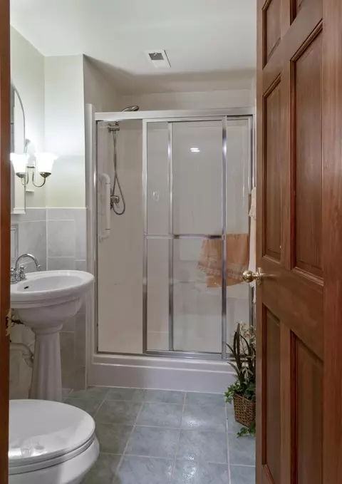 Bath - 6610 E 3rd Ave, Gary, IN 46403 photo 3 of 4