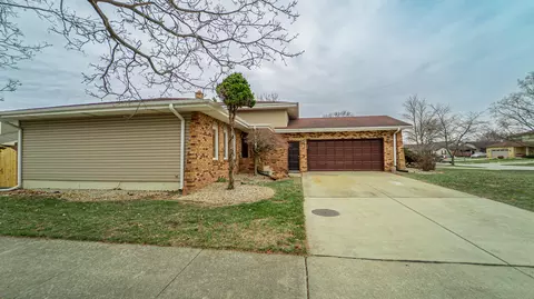 Exterior - 9439 Walnut Dr, Munster, IN 46321 photo 2 of 3