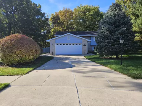 487 Timber Lake Dr, Lowell, IN 46356 photo 2