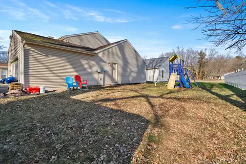 Exterior - 829 Johnson St #B, Porter, IN 46304 photo 2 of 5