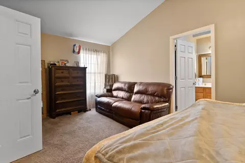 Bedroom - 829 Johnson St #B, Porter, IN 46304 photo 2 of 6