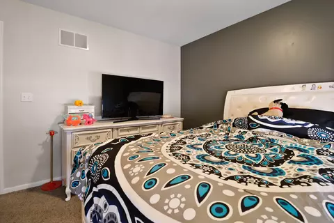 Bedroom - 829 Johnson St #B, Porter, IN 46304 photo 4 of 6