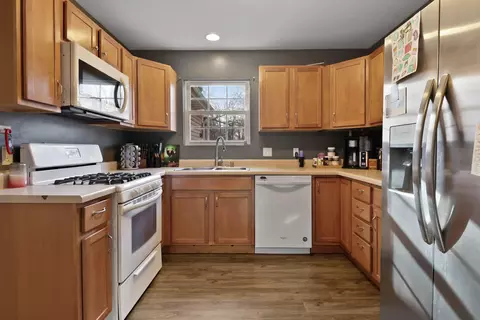 Kitchen - 829 Johnson St #B, Porter, IN 46304 photo 1 of 2