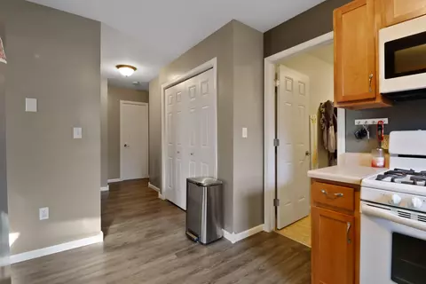Entry Way - 829 Johnson St #B, Porter, IN 46304 photo 1 of 2